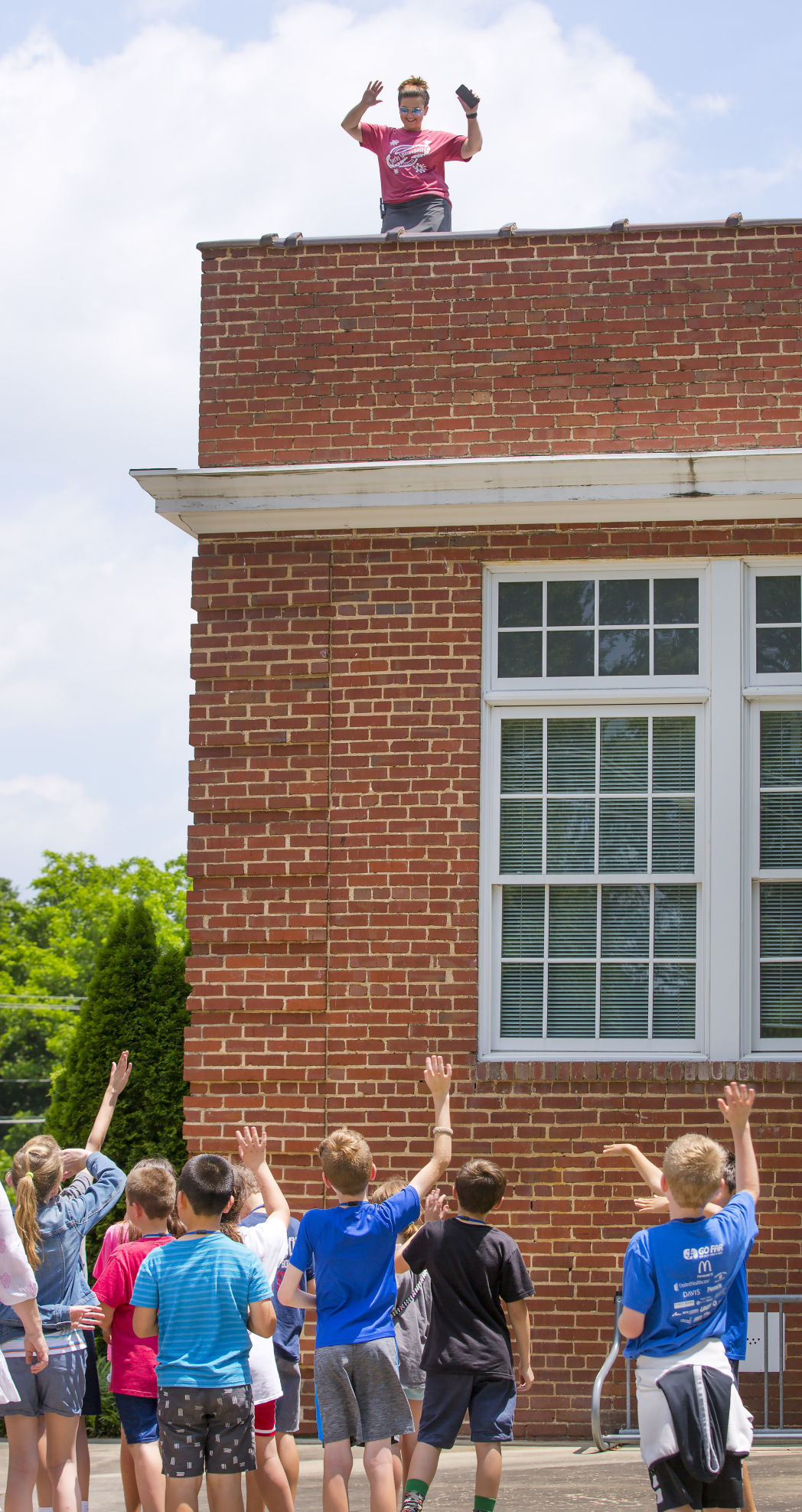 Oak Ridge principal spends day on roof